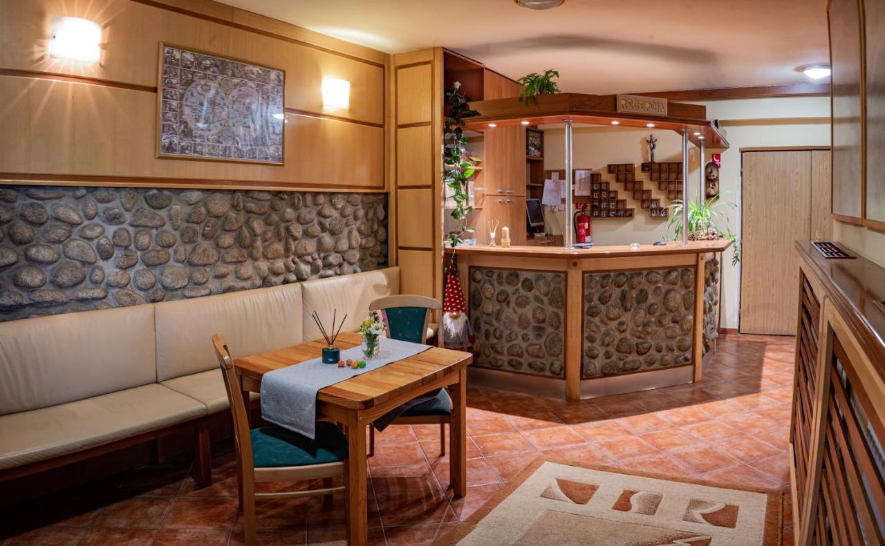 Horsky Hotel Totem Jaraba Eksteriør billede